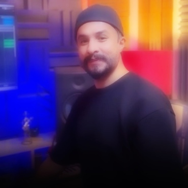 دانلود آهنگ راغب شده شیرین زبونم افتاده به جونم دانلود آهنگ راغب شده شیرین زبونم افتاده به جونم